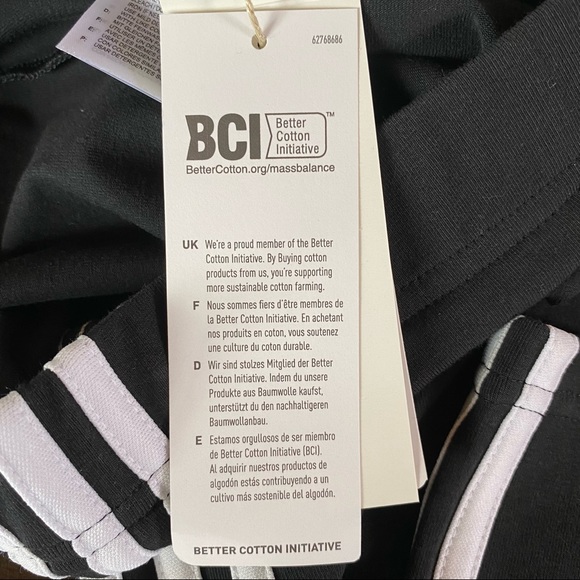 Adidas NWT women’s small multi sport shorts - Picture 6 of 9